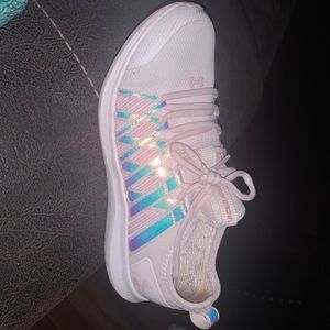 Kids/youth size 4 (US) under armour shoes.